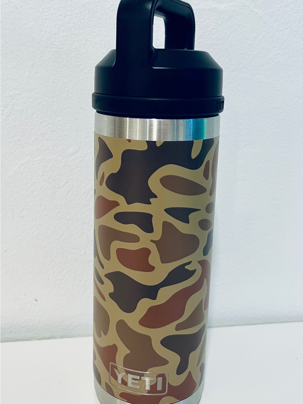 Yeti Rambler 18 oz. Wetlands Military Tan Camo Insulated Water Bottle Chug Cap